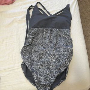 Senita Athletics Size Large Barely Worn Gray Maternity Swimsuit